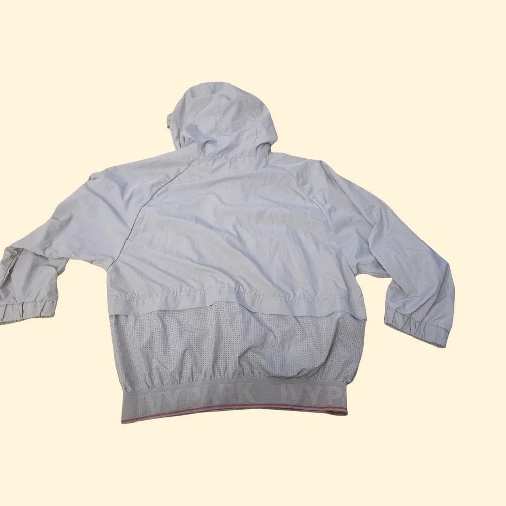 Ivy Park Windbreaker Womens Medium Gray Pink‎ Hooded Pullover